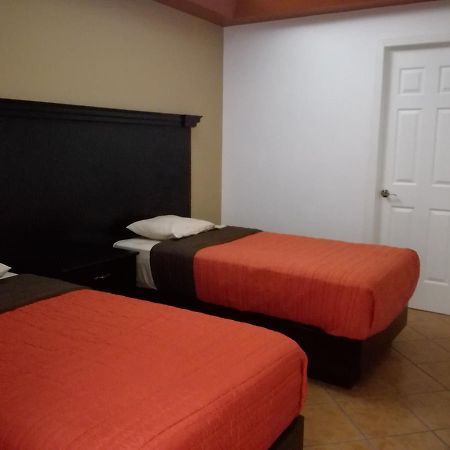 Hotel Y Plaza Jalpan Kültér fotó