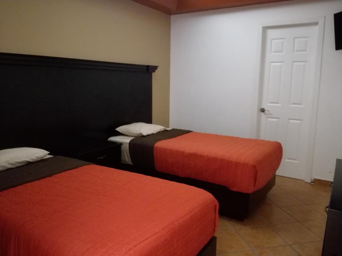 Hotel Y Plaza Jalpan Kültér fotó