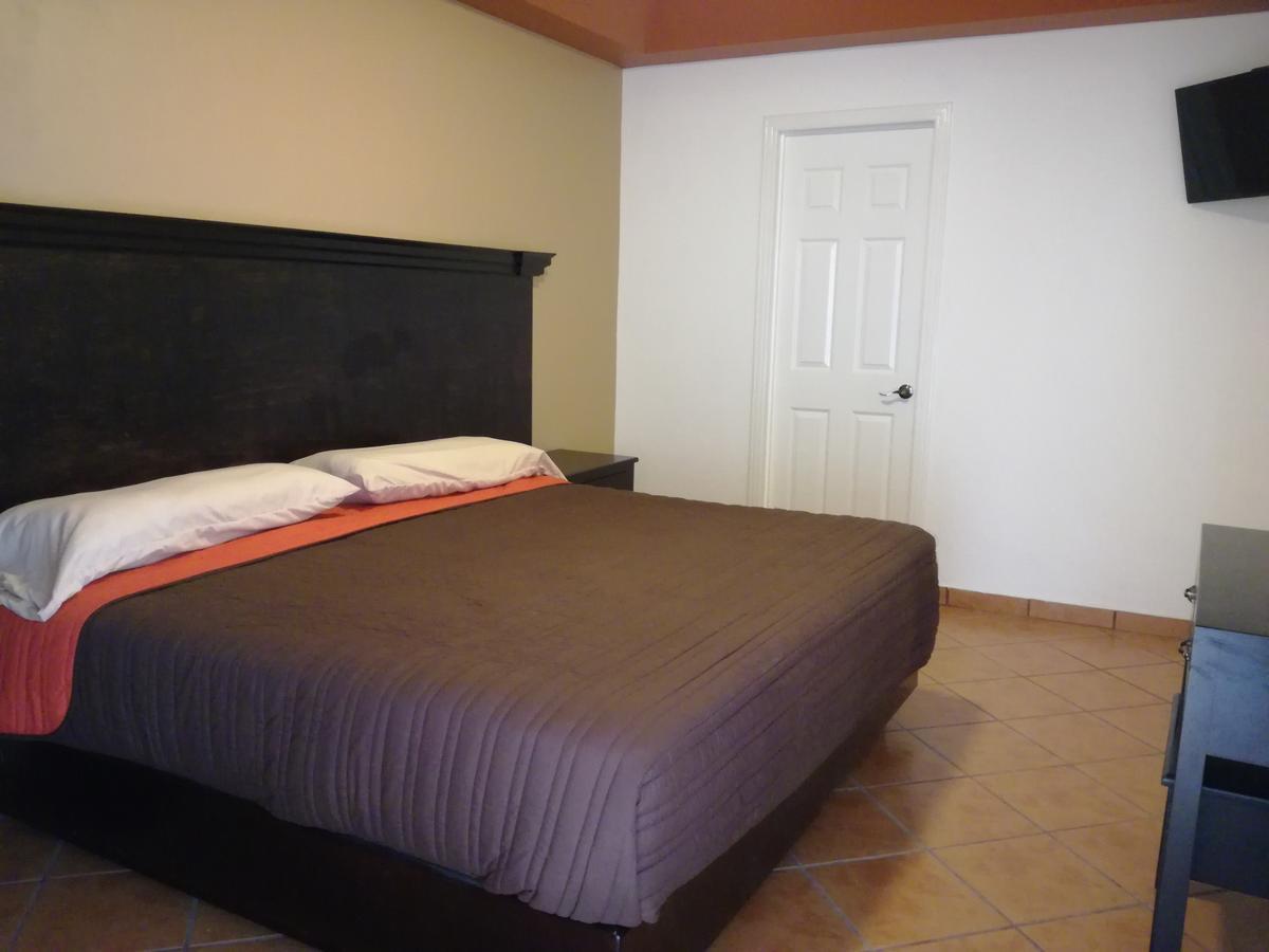Hotel Y Plaza Jalpan Kültér fotó