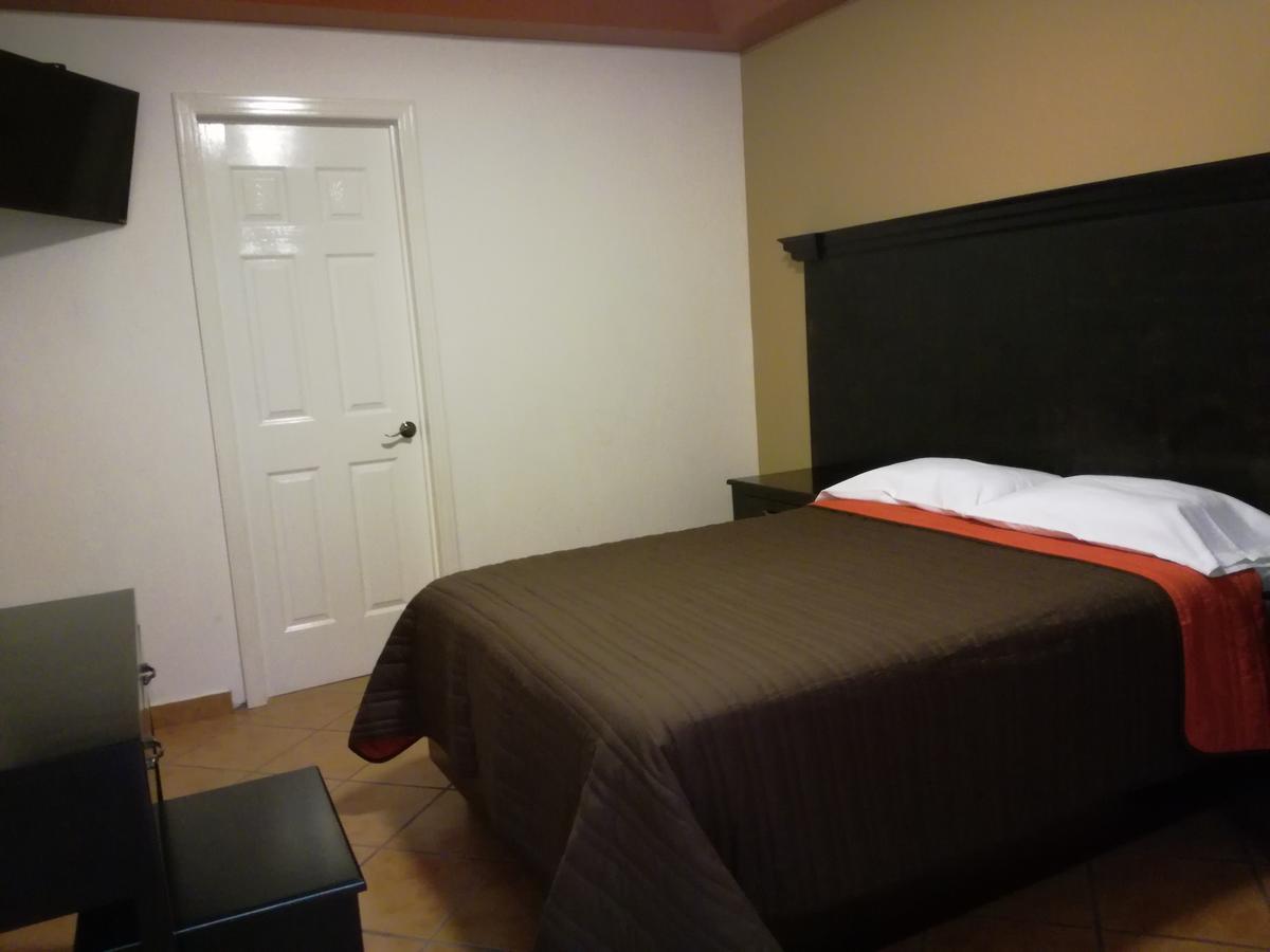 Hotel Y Plaza Jalpan Kültér fotó