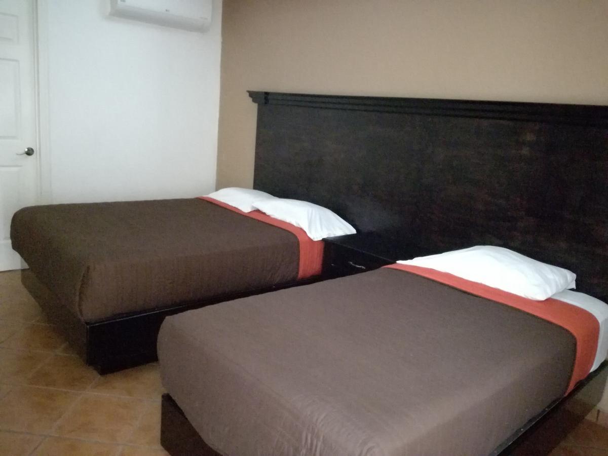 Hotel Y Plaza Jalpan Kültér fotó