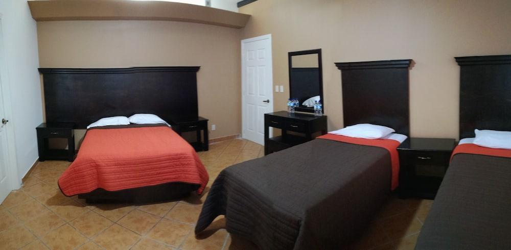 Hotel Y Plaza Jalpan Kültér fotó