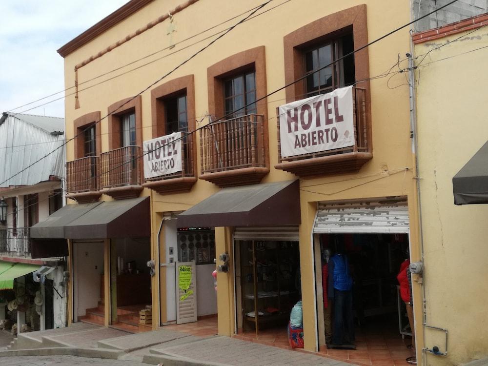 Hotel Y Plaza Jalpan Kültér fotó